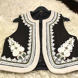 NILI LOTAN
Cedric Cropped Appliquéd Wool-Blend Felt Vest. Dark brown